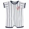 Outerstuff Newborn White/Navy New York Yankees Power Hitter Short Sleeve Jumper