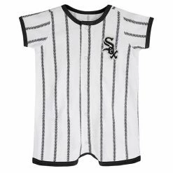 Outerstuff Newborn White/Black Chicago White Sox Power Hitter Short Sleeve Jumper